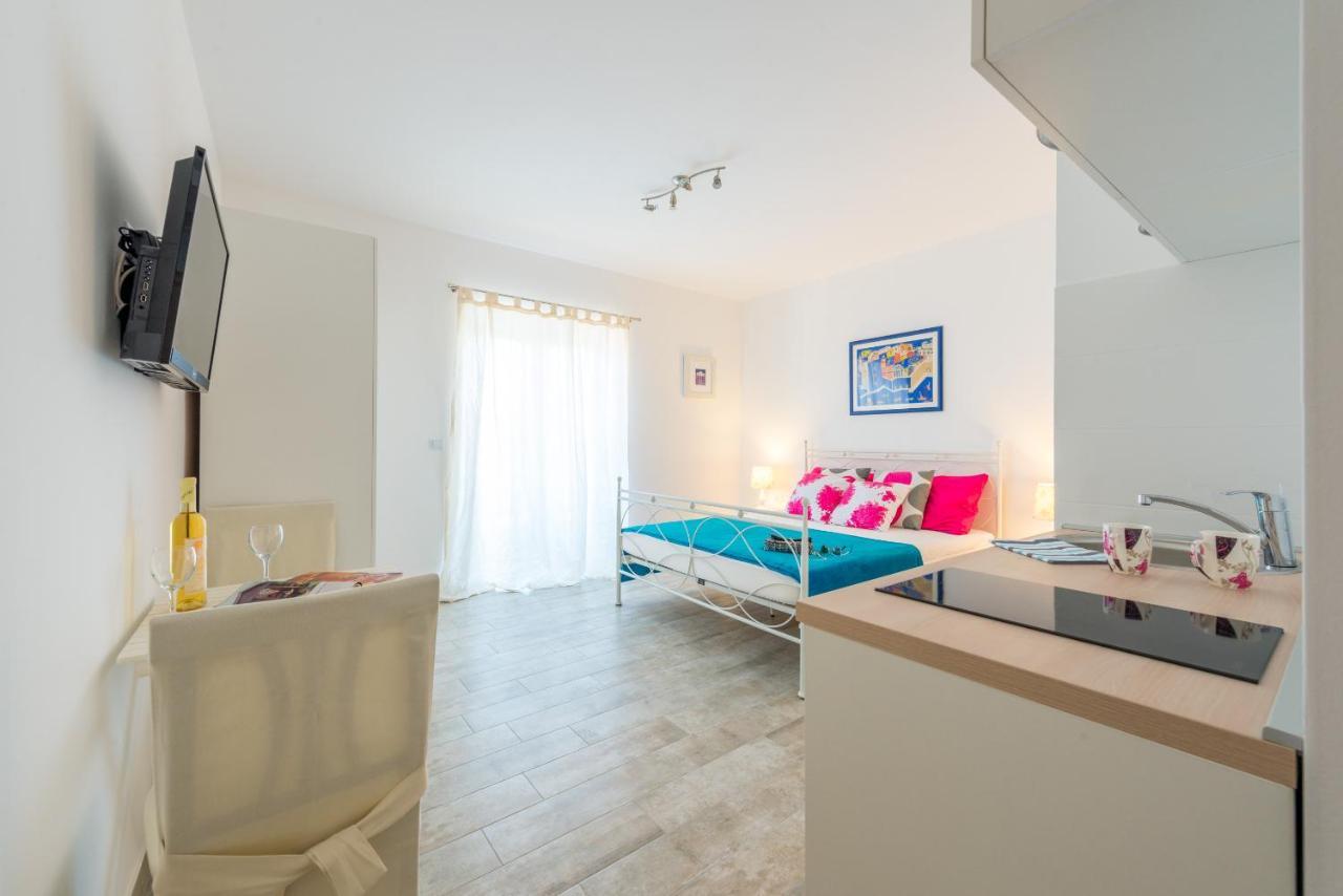 Mihaela & Brigita Bayview Studio Apartments Дубровник Екстер'єр фото